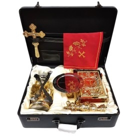 ΒΑΛΙΤΣΑ ΠΛΗΡΗΣ ΣΚΕΥΩΝ ΘΕΙΑΣ...