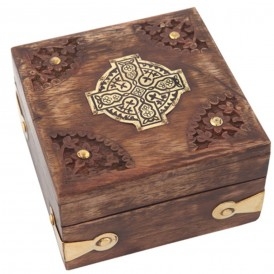 ΞΥΛΙΝΟ ΚΟΥΤΙ ΜΕ ΜΕΤΑΛΛΙΚΑ...